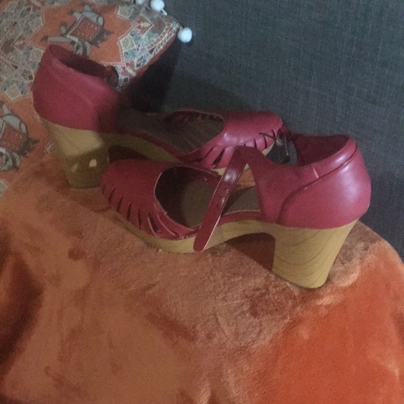 Shoes - Picture 2 of 3